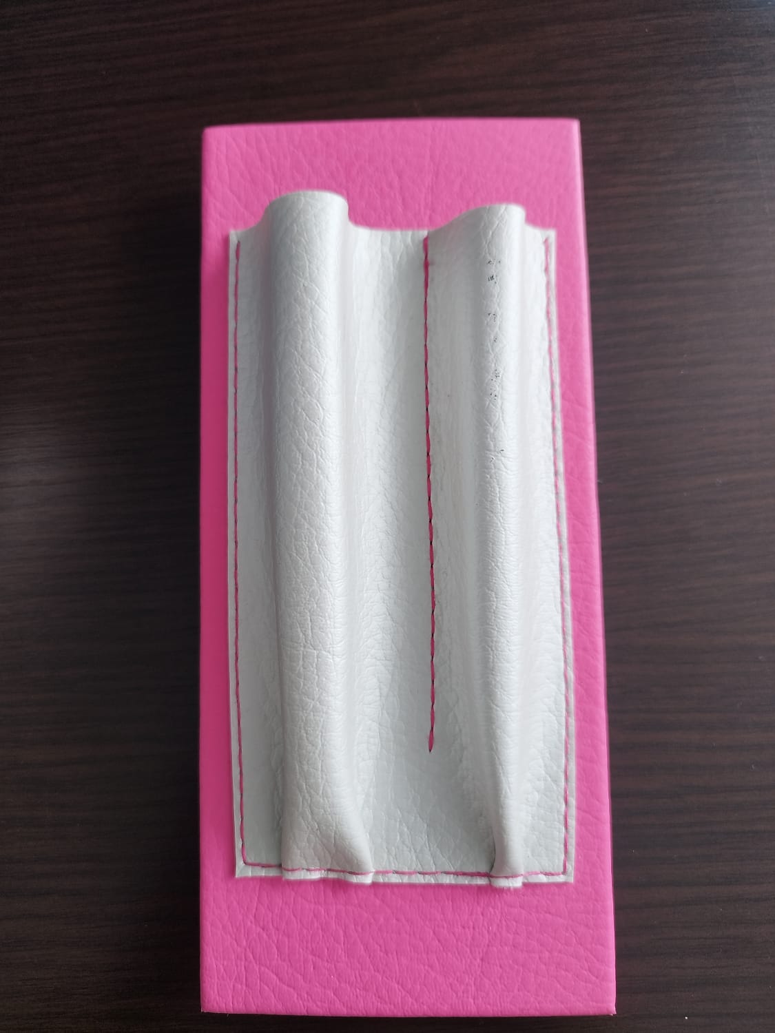 Portada: Separador de Página - Cuero - Rosado y Blanco